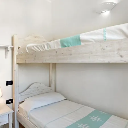 Fiordaliso D2 Apartman *